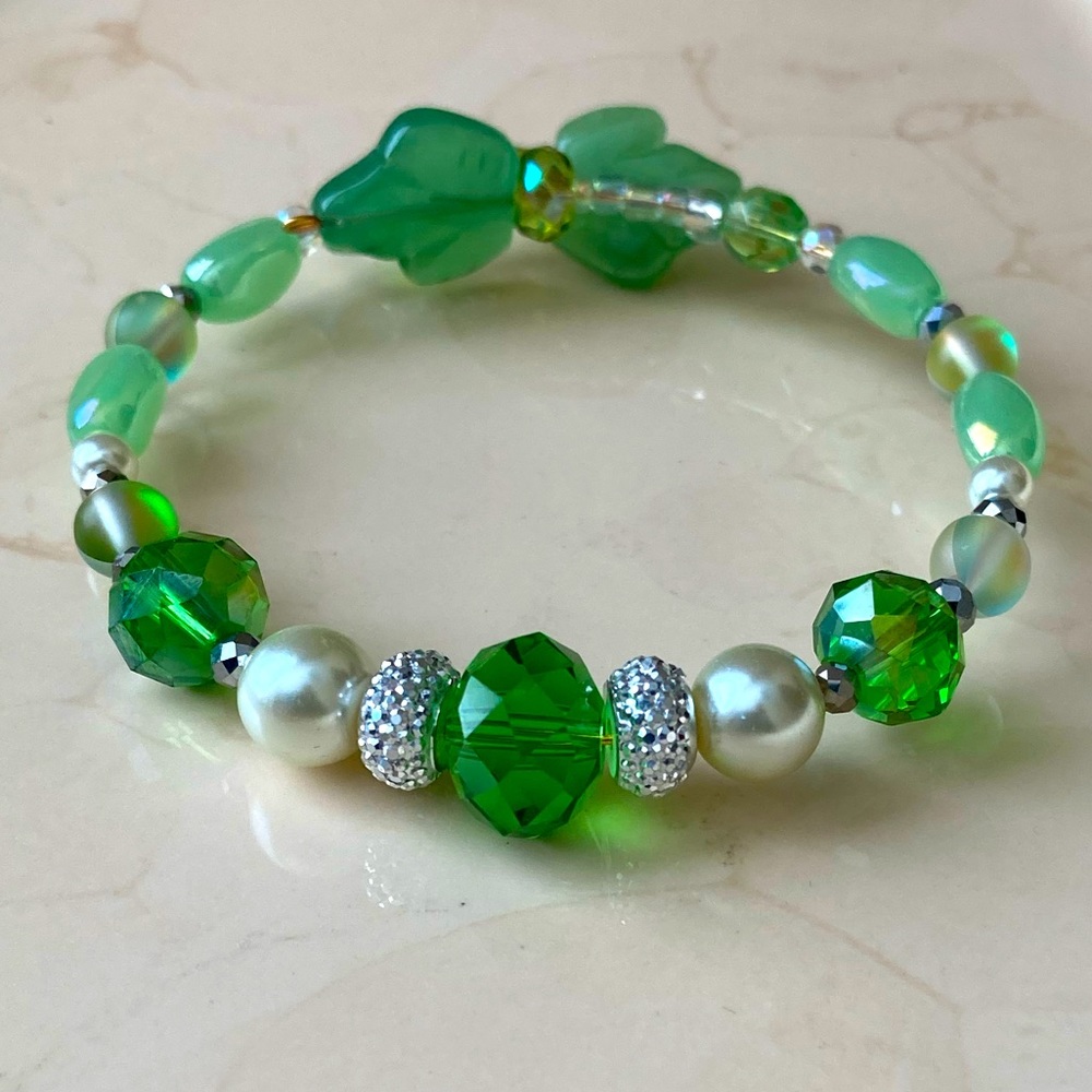 Green Crystal Bracelet with Leaves